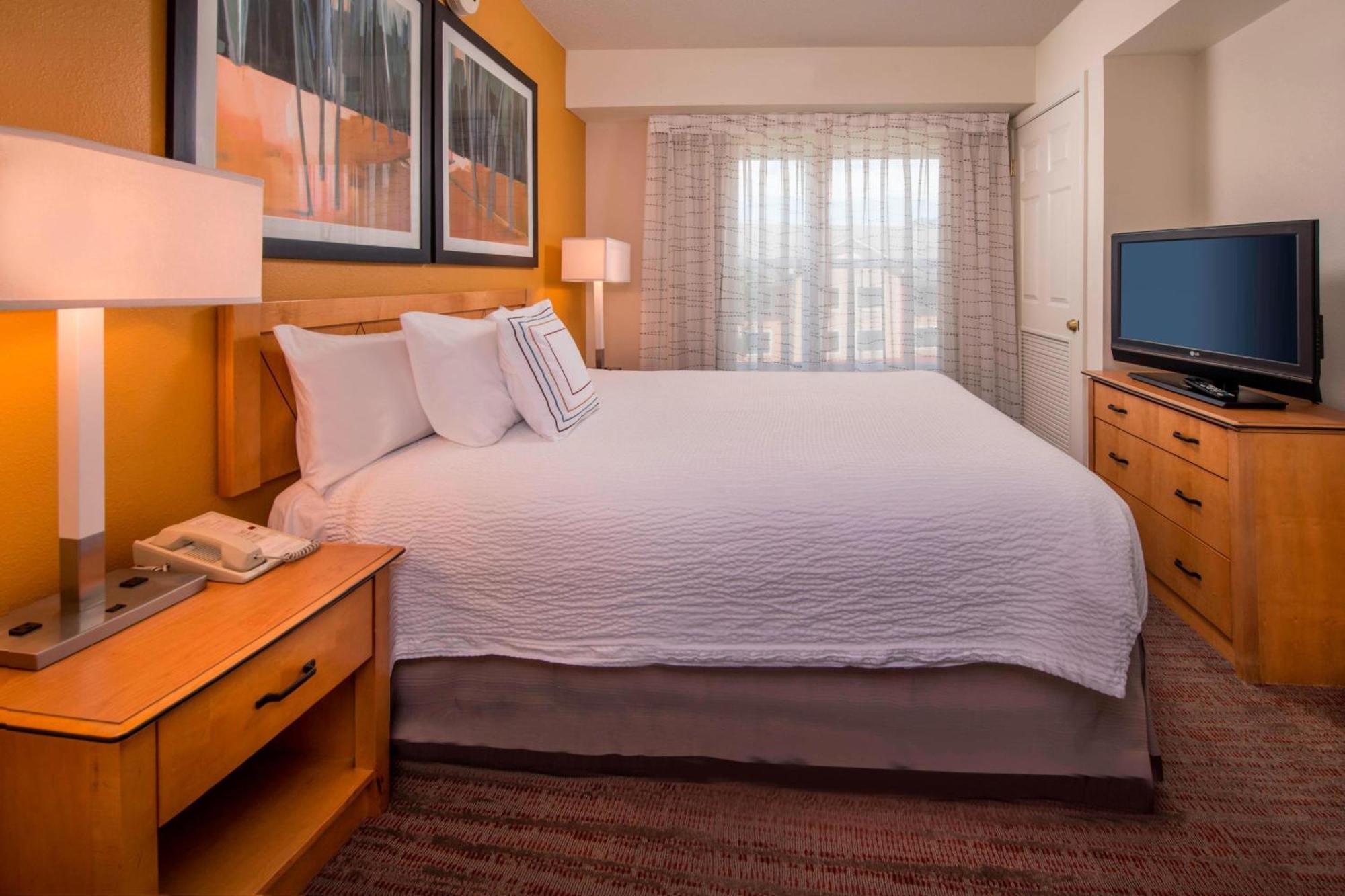 Residence Inn Фредерик Екстериор снимка