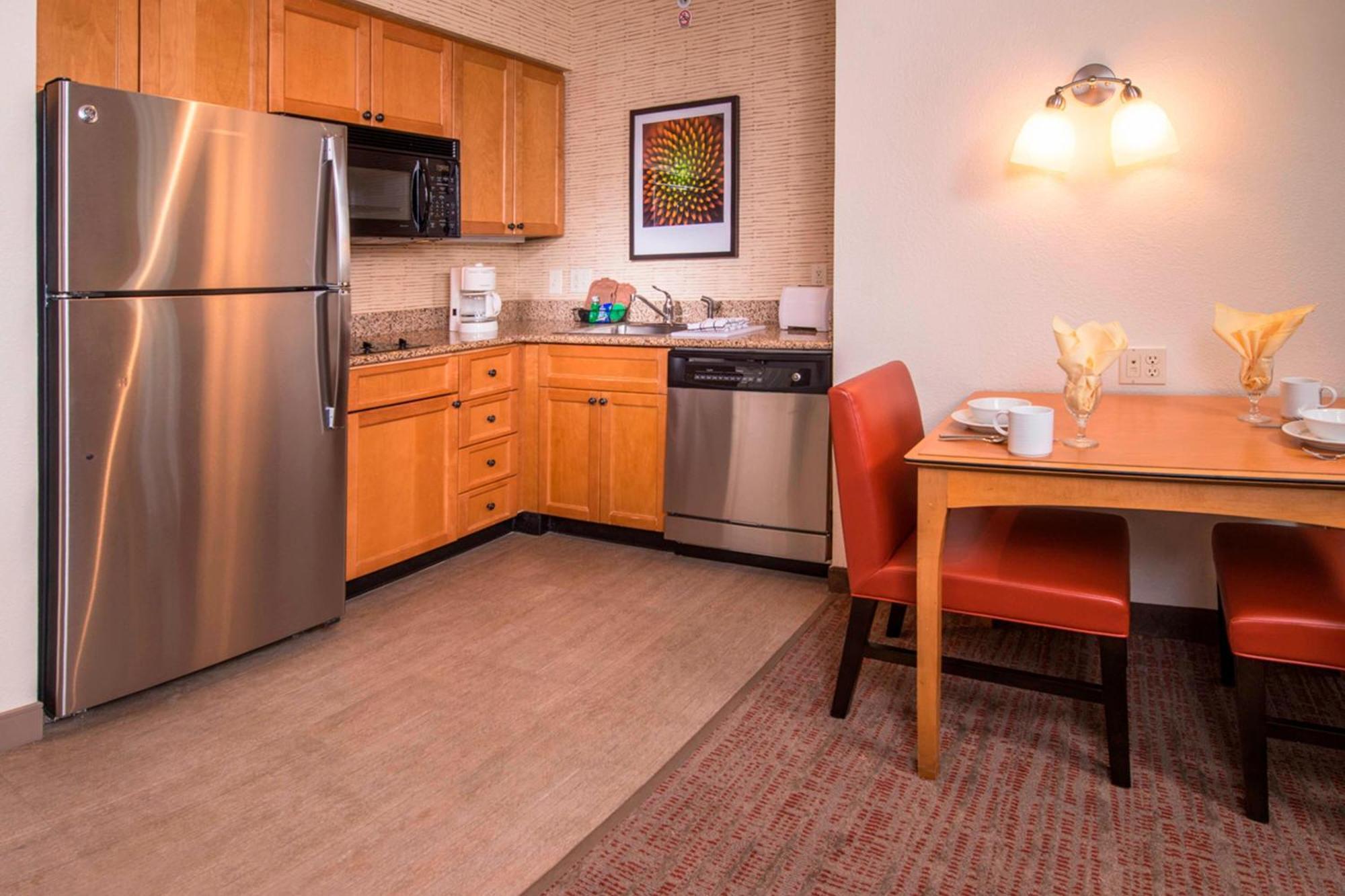 Residence Inn Фредерик Екстериор снимка