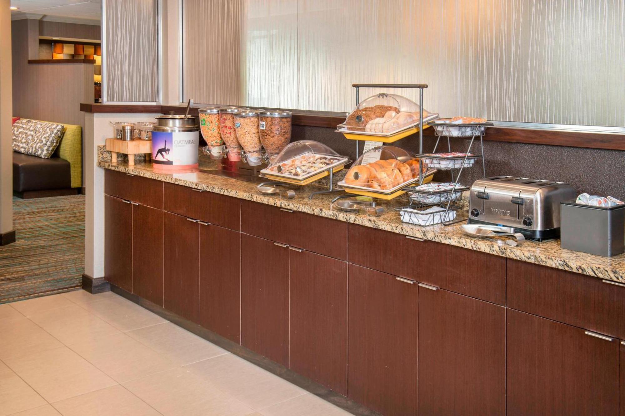 Residence Inn Фредерик Екстериор снимка